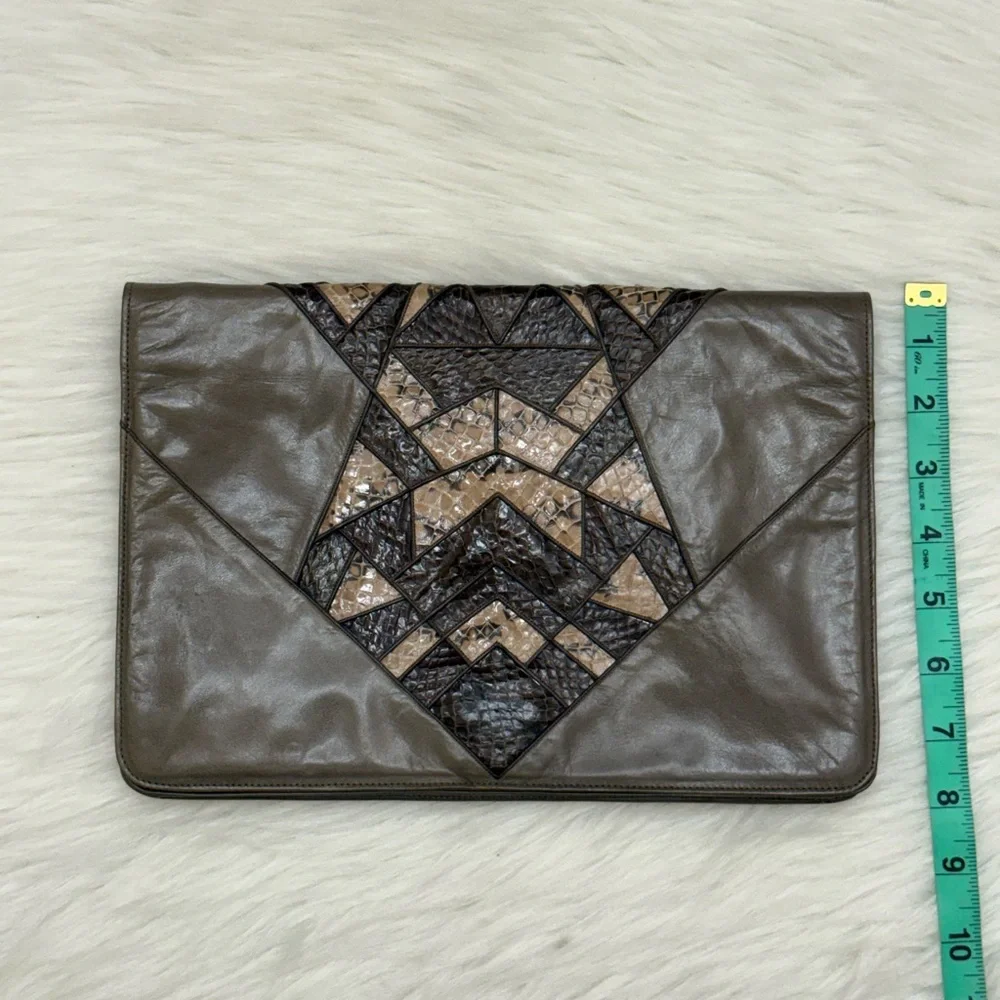 ANDREA PFISTER FOR AMEN WARDY - GREY BROWN TAN SNAKE EMBOSSED LEATHER CLUTCH BAG - Picture 11 of 13